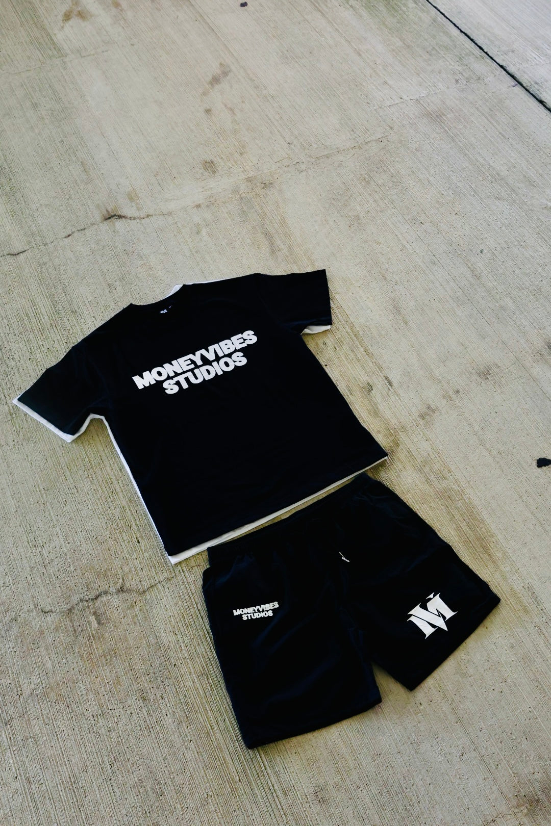 MV Black Tee